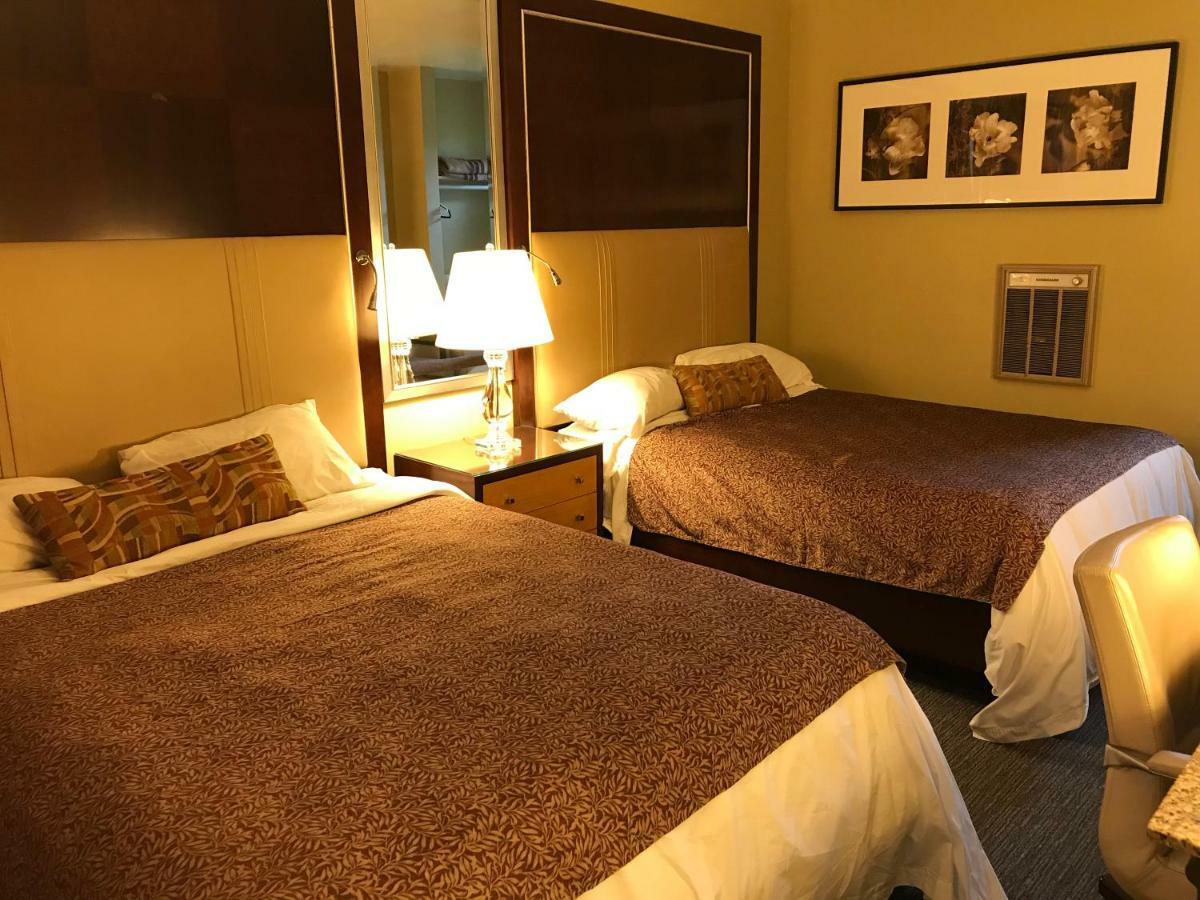 Cardinal Court Motel St. Thomas Buitenkant foto